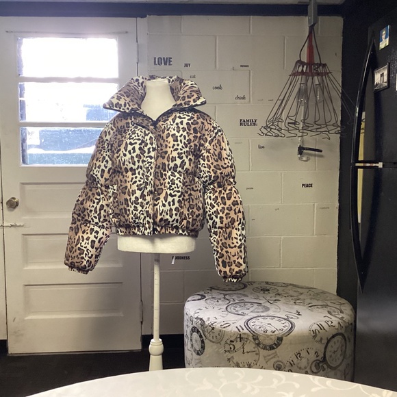 MADDEN GIRL Leopard Puffer Jacket, Animal Print Women's Jacket new - Picture 2 of 8